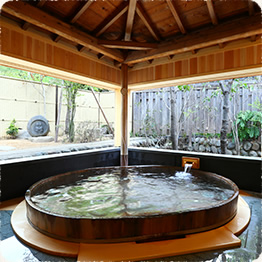一 檜の貸切風呂「木もれ日の湯」貸切風呂