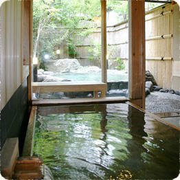 三 檜の内湯「山の辺の湯」貸切風呂